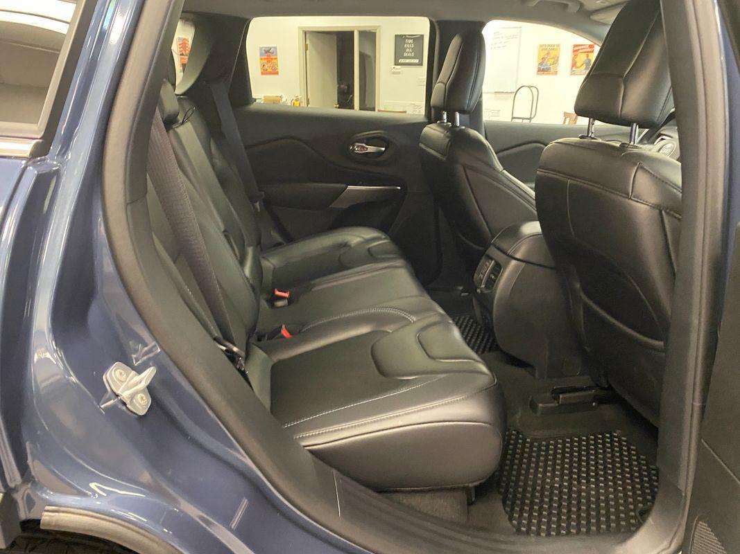 2019 Jeep Cherokee Latitude photo 14