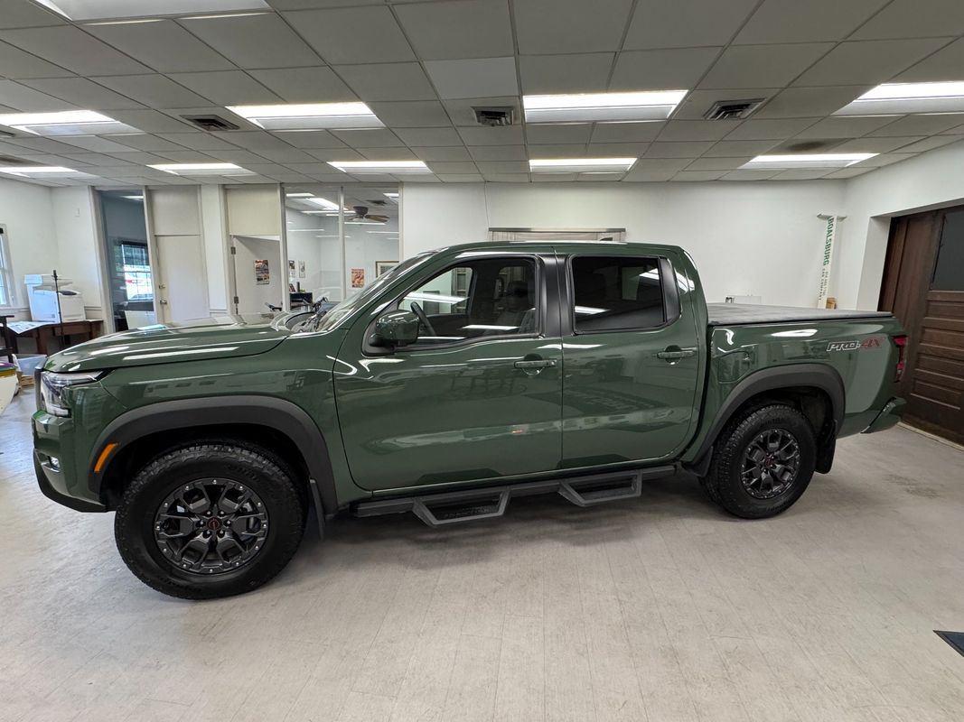 2023 Nissan Frontier PRO-4X Crew Cab 4X4's photo