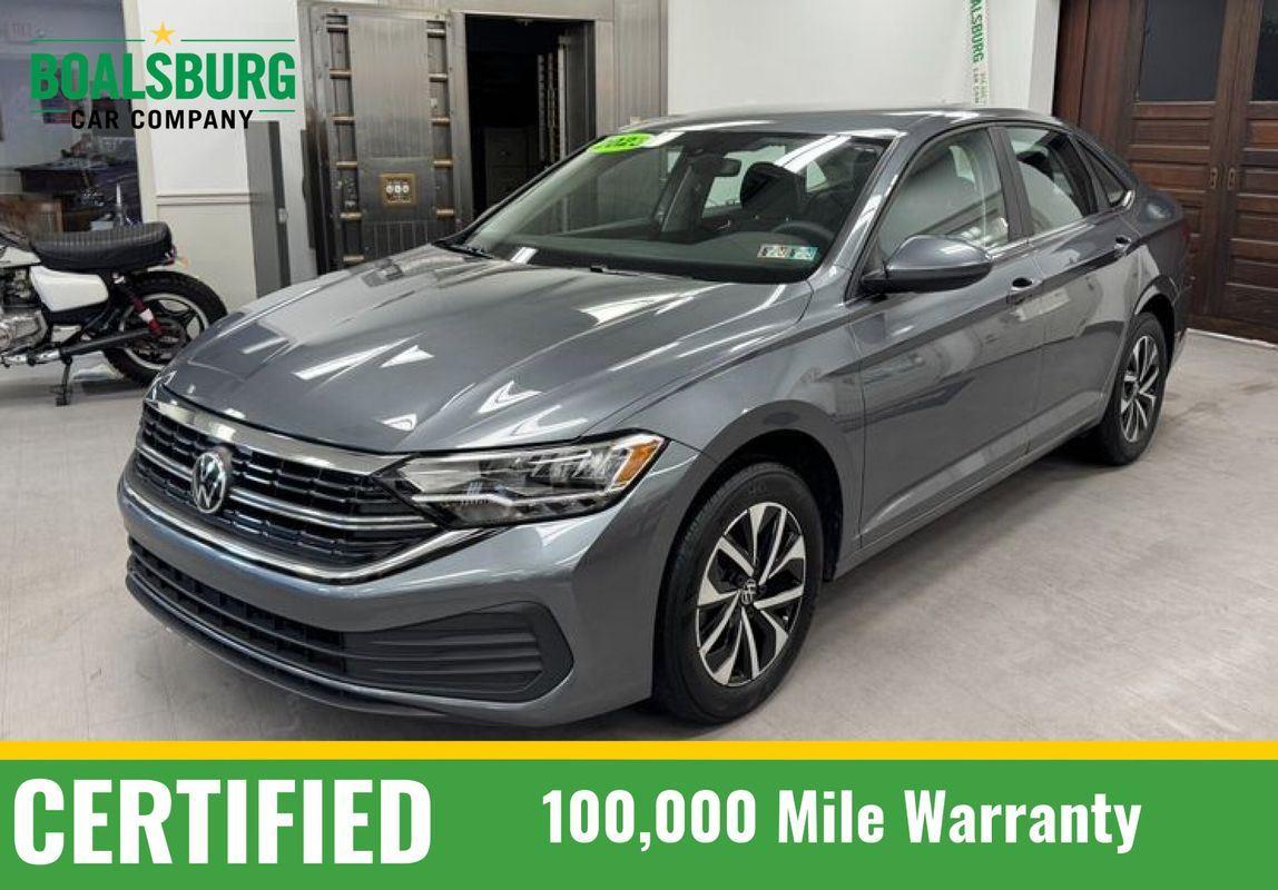 2023 Volkswagen Jetta Gris (Platinum Gray Metallic) Sedán Tracción delantera Automática