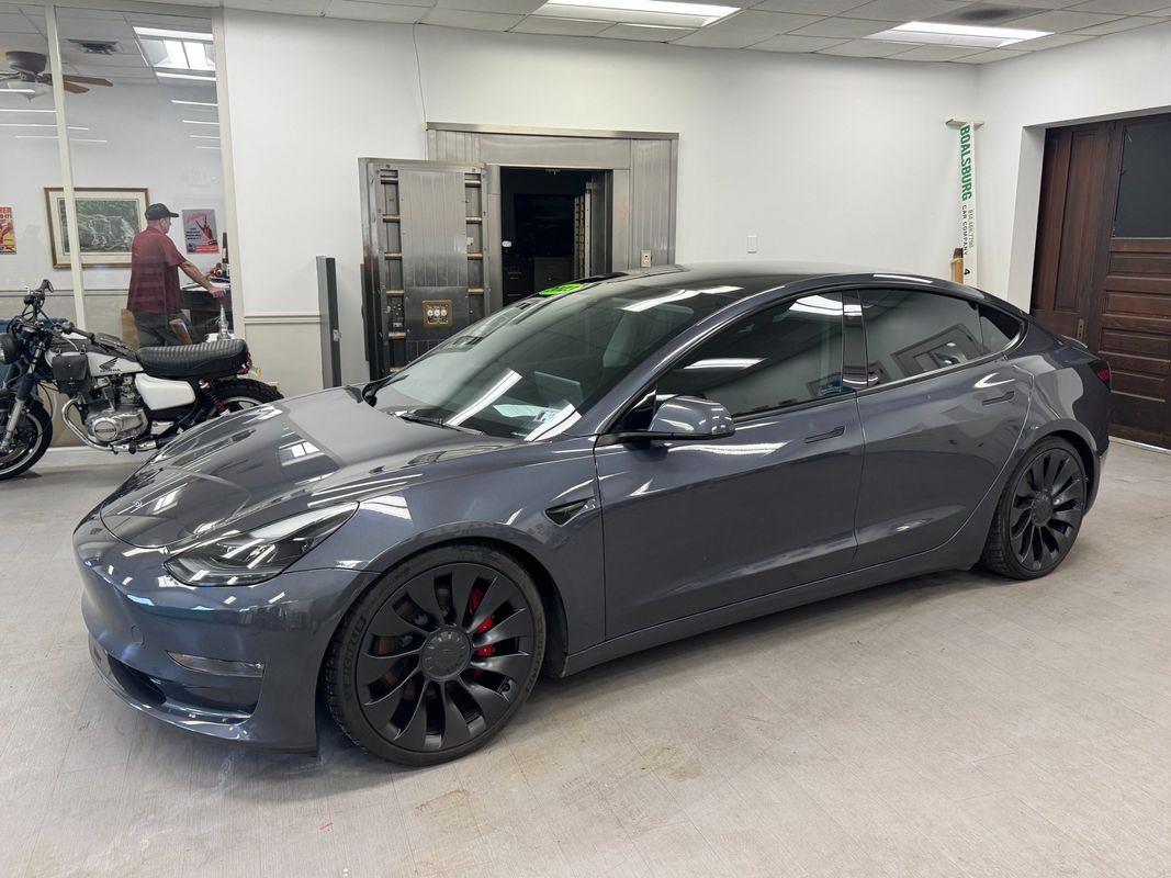 2023 Tesla Model 3 Performance's photo