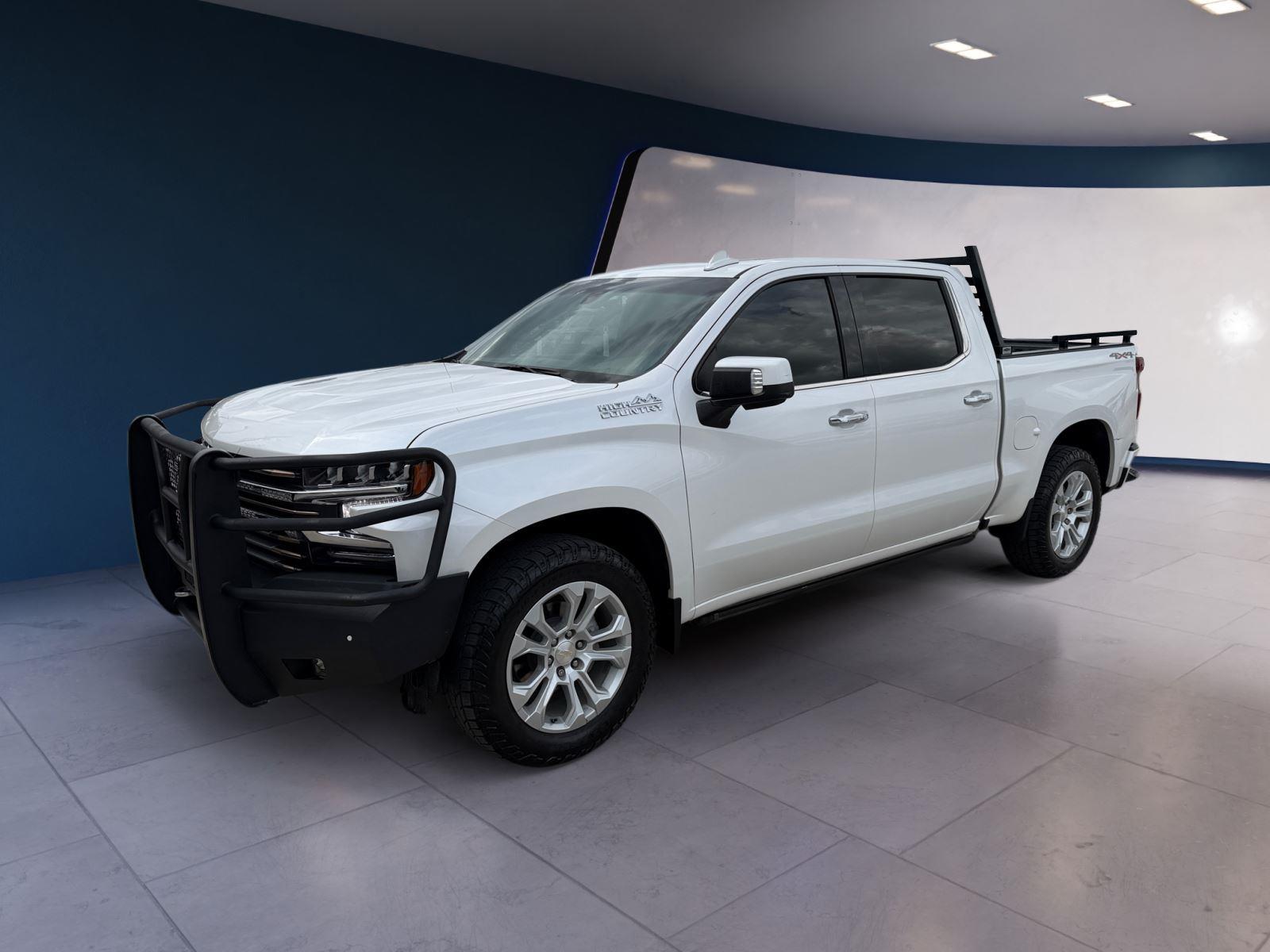 White (Iridescent Pearl Tricoat) 2021 Chevrolet Silverado 1500 Pickup Truck Four-Wheel Drive Automatic