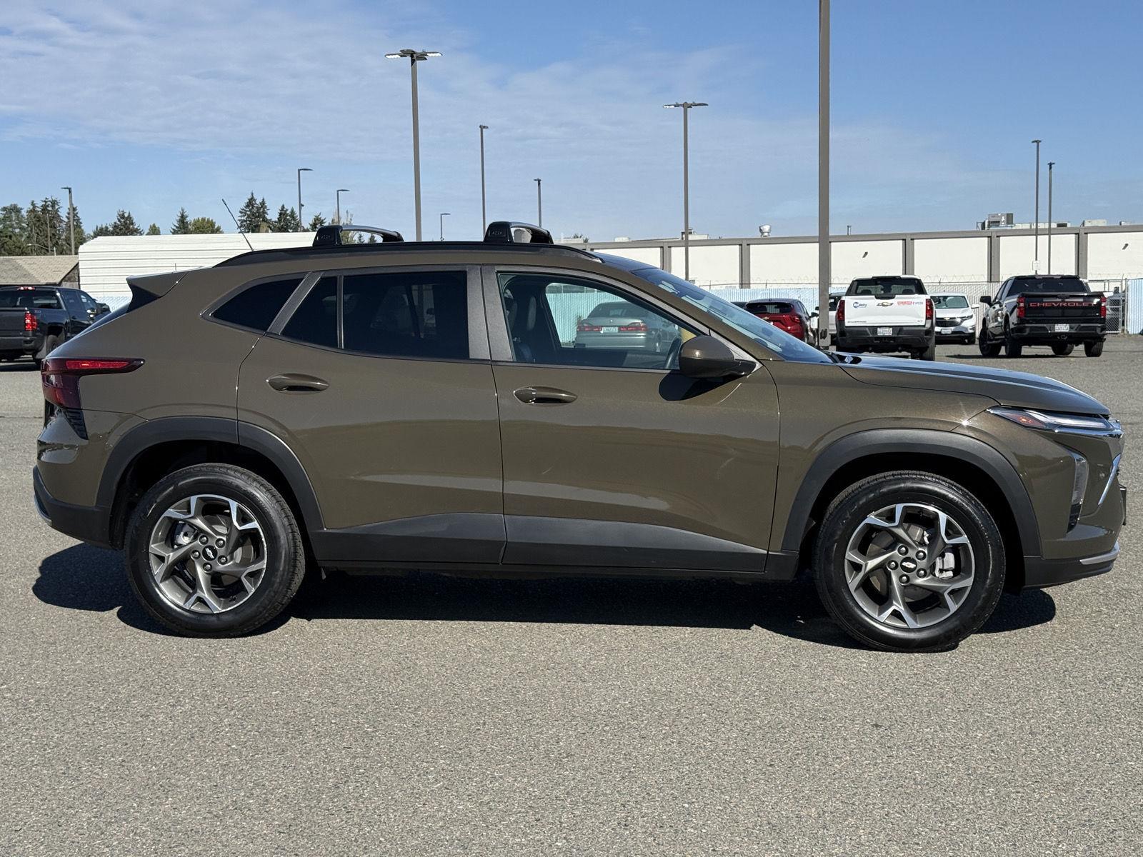 Used 2024 Chevrolet Trax SUV