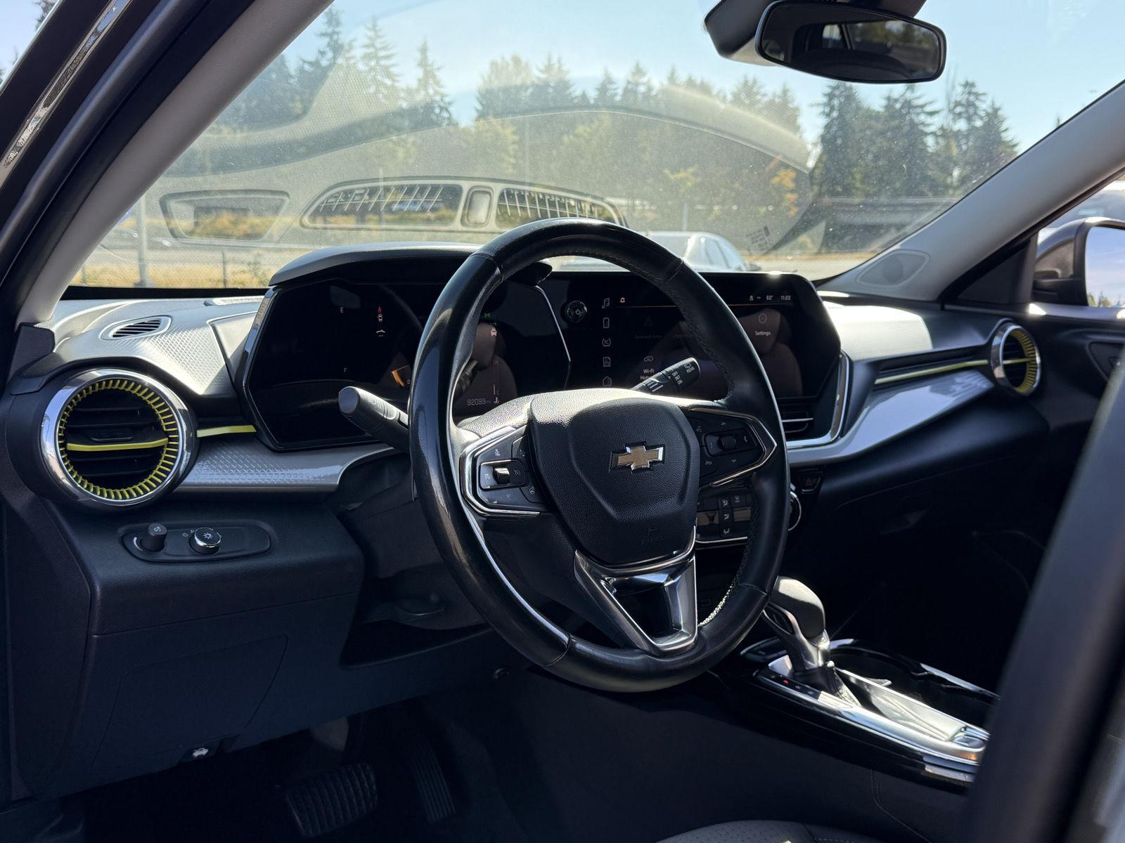 Used 2024 Chevrolet Trax SUV