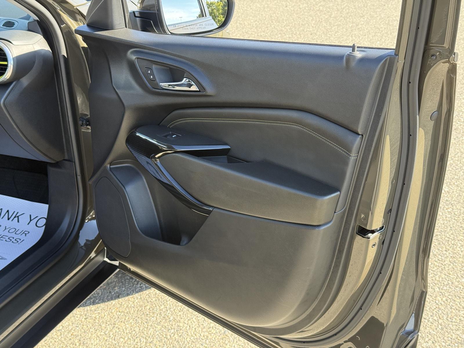 Used 2024 Chevrolet Trax SUV