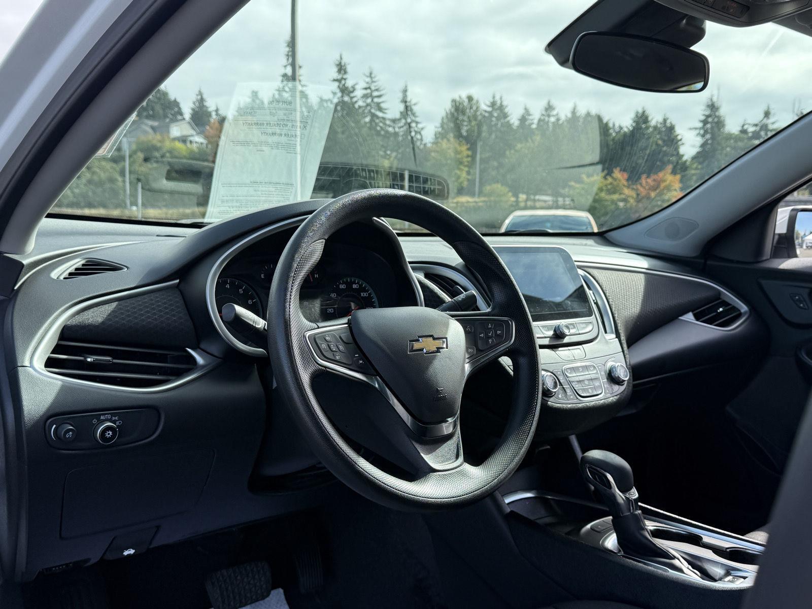 Used 2025 Chevrolet Malibu Sedan