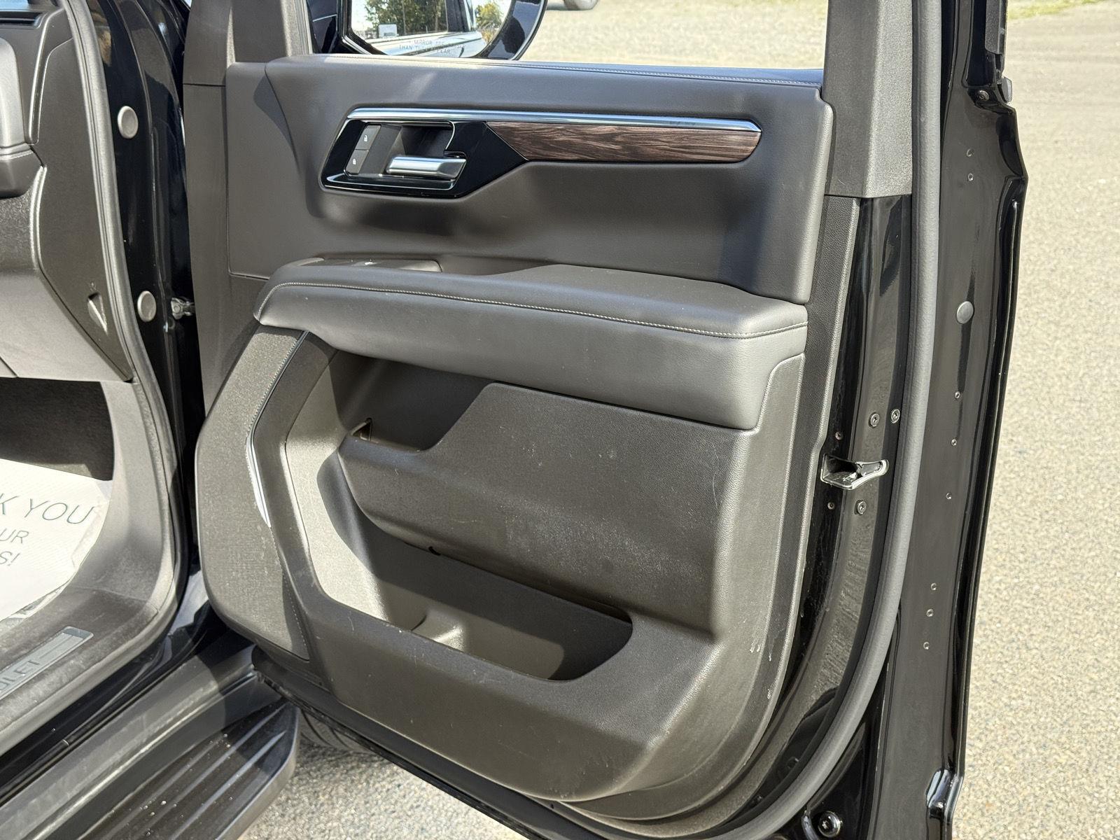 Used 2025 Chevrolet Suburban SUV