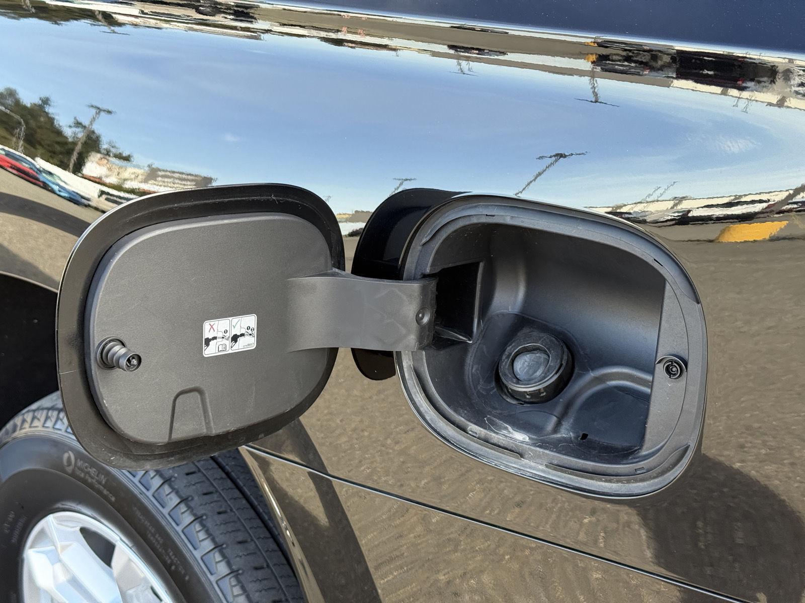 Used 2025 Chevrolet Suburban SUV