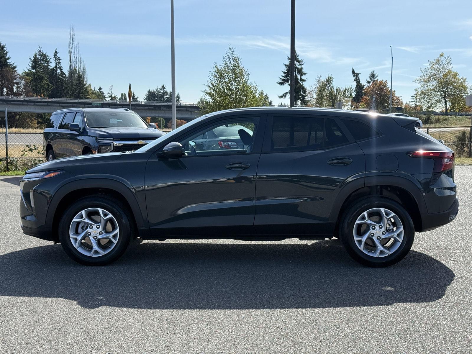 Used 2025 Chevrolet Trax SUV