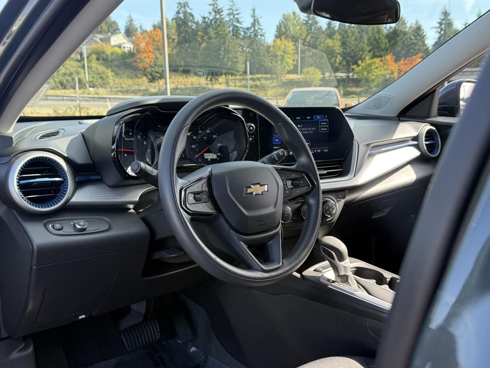Used 2025 Chevrolet Trax SUV