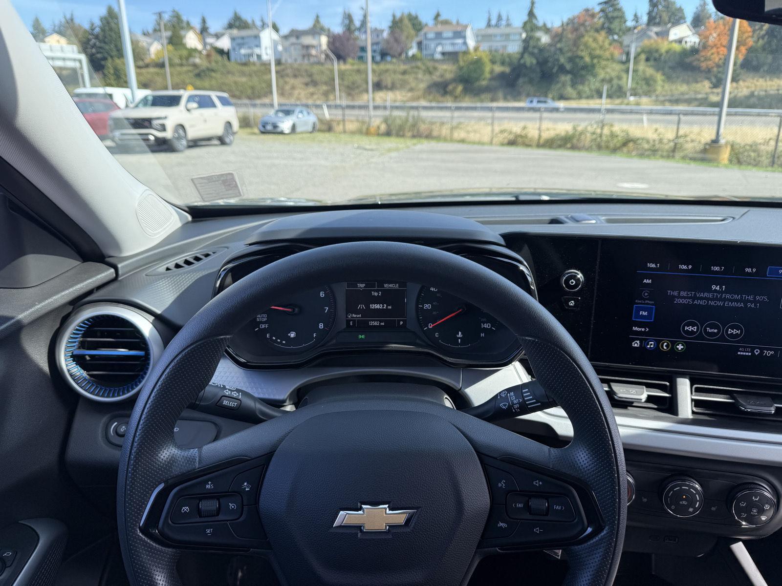 Used 2025 Chevrolet Trax SUV
