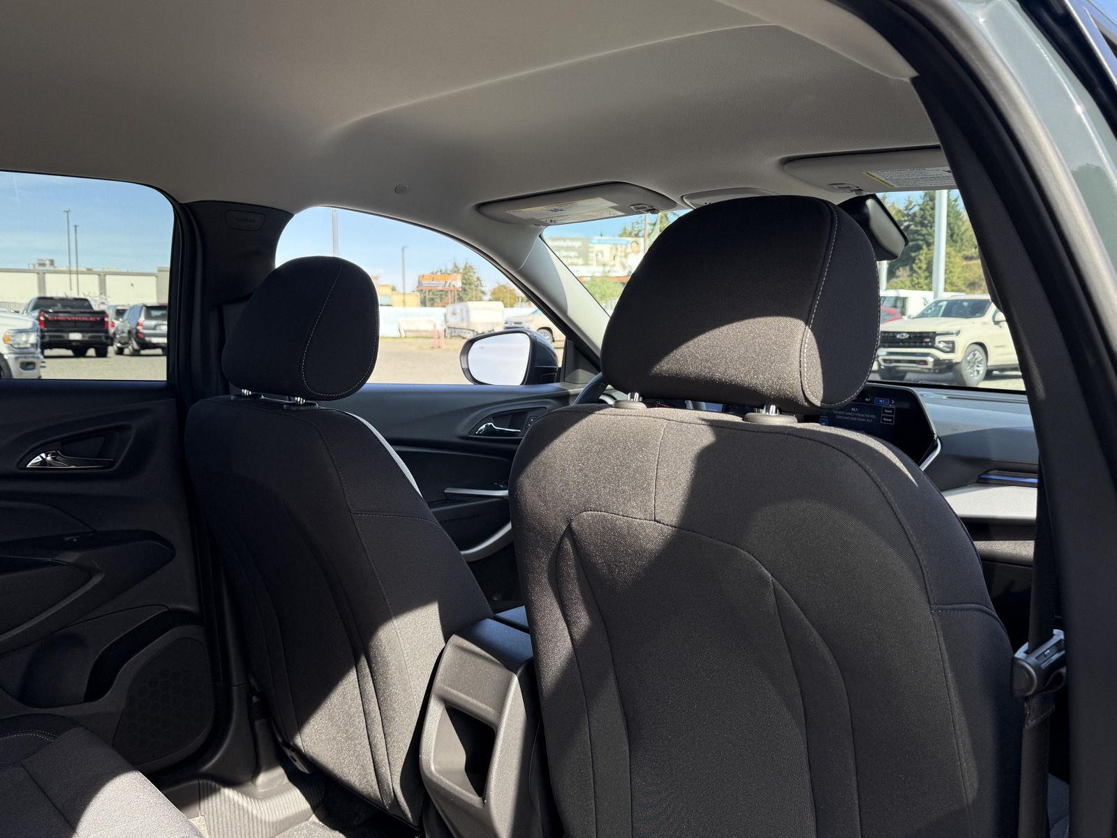 Used 2025 Chevrolet Trax SUV
