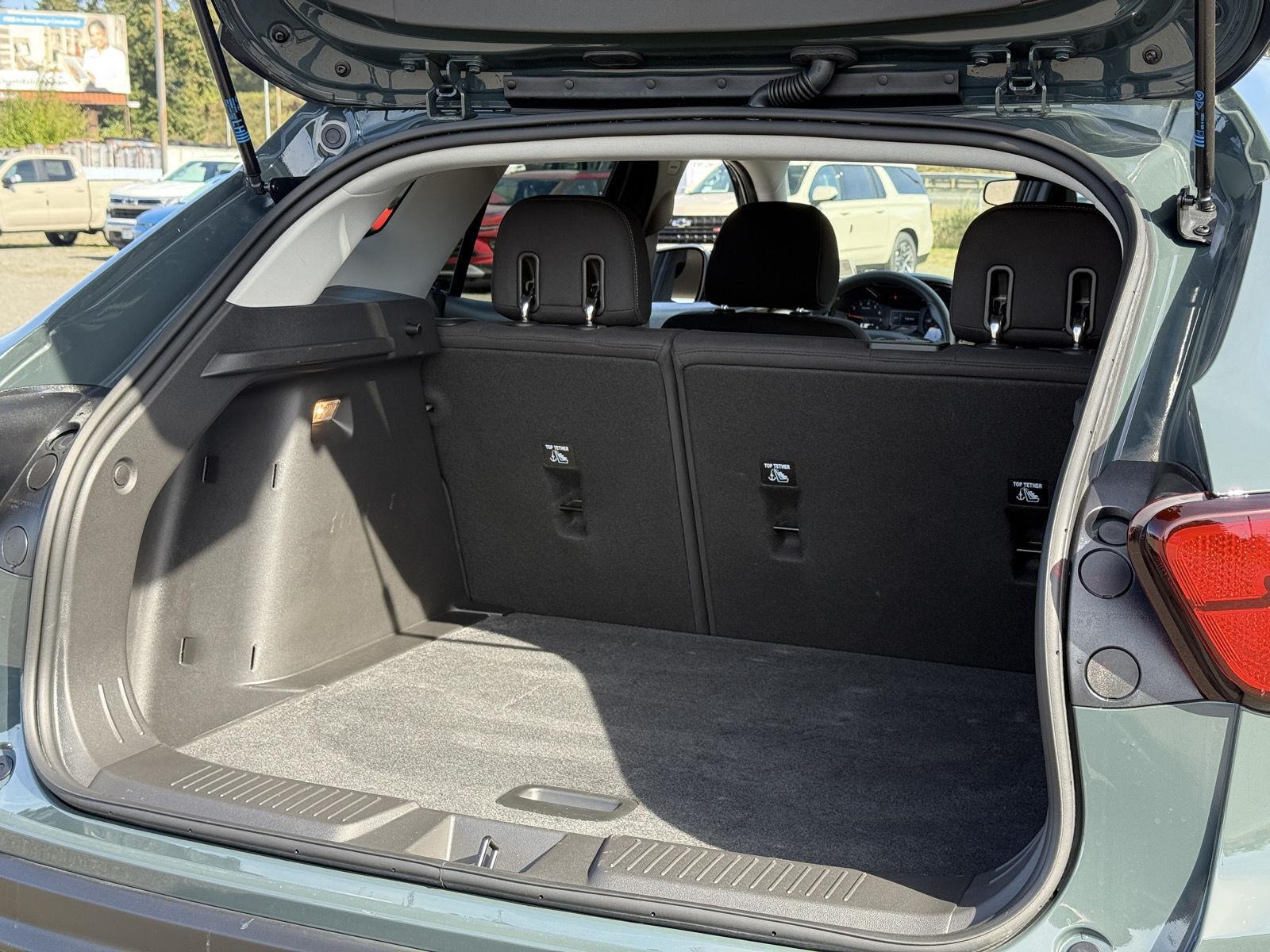 Used 2025 Chevrolet Trax SUV