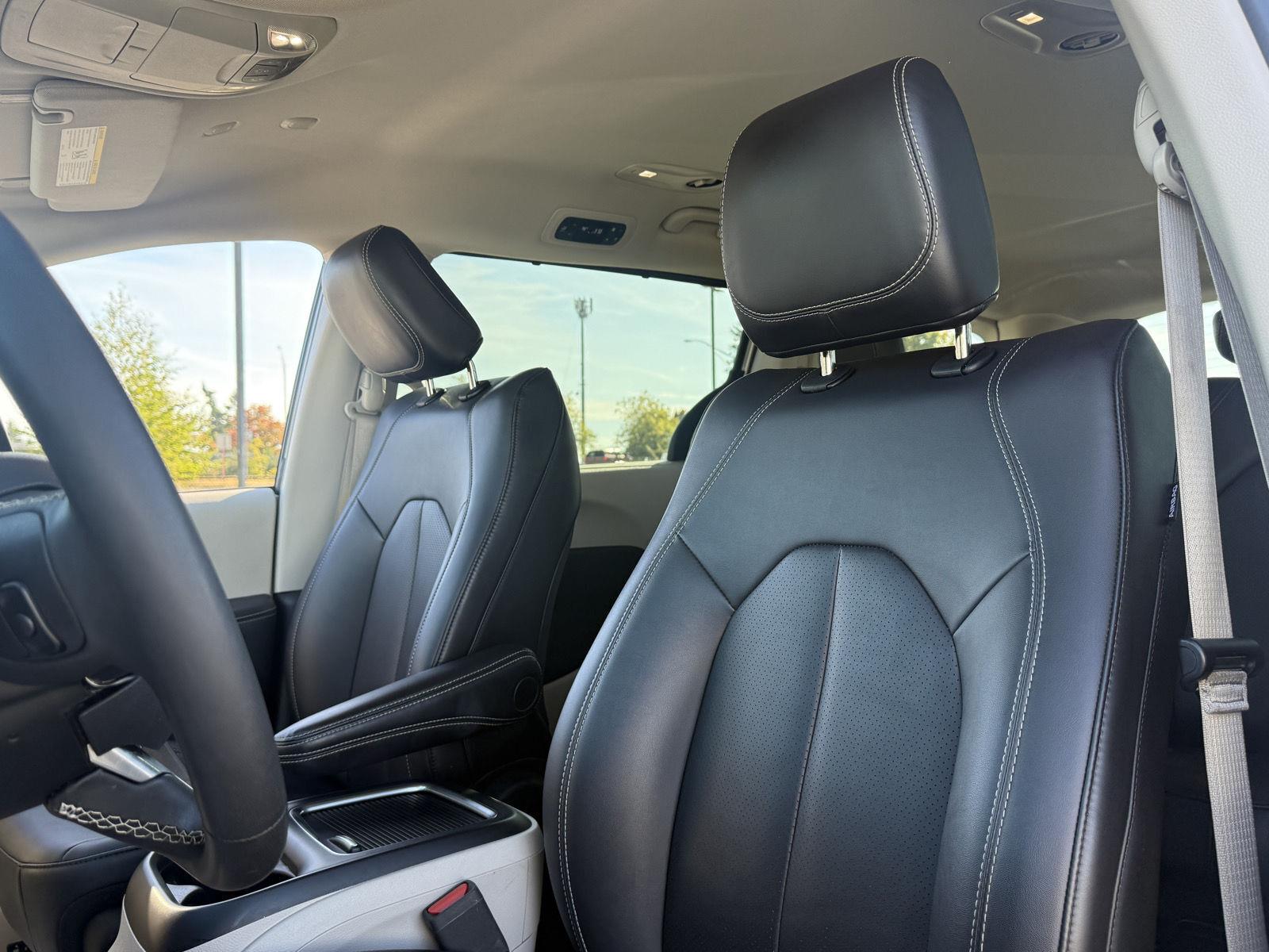 Used 2024 Chrysler Pacifica Van
