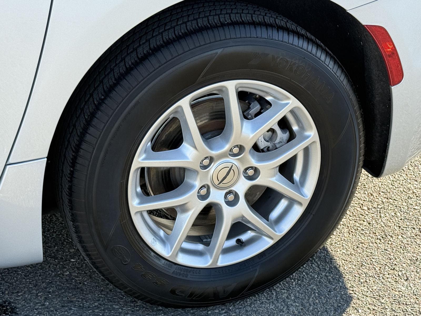 Used 2024 Chrysler Pacifica Van