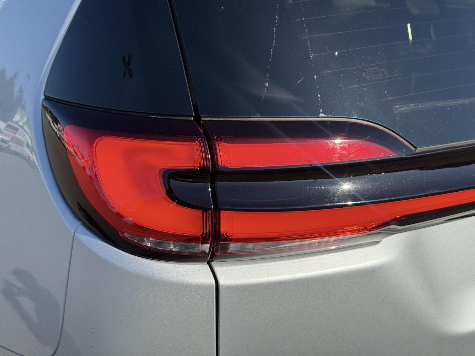 Used 2024 Chrysler Pacifica Van