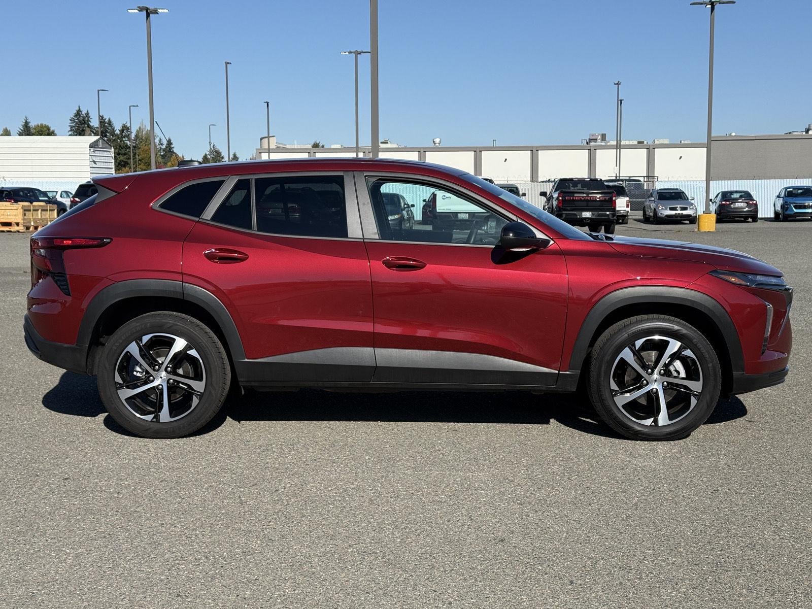 Used 2025 Chevrolet Trax SUV