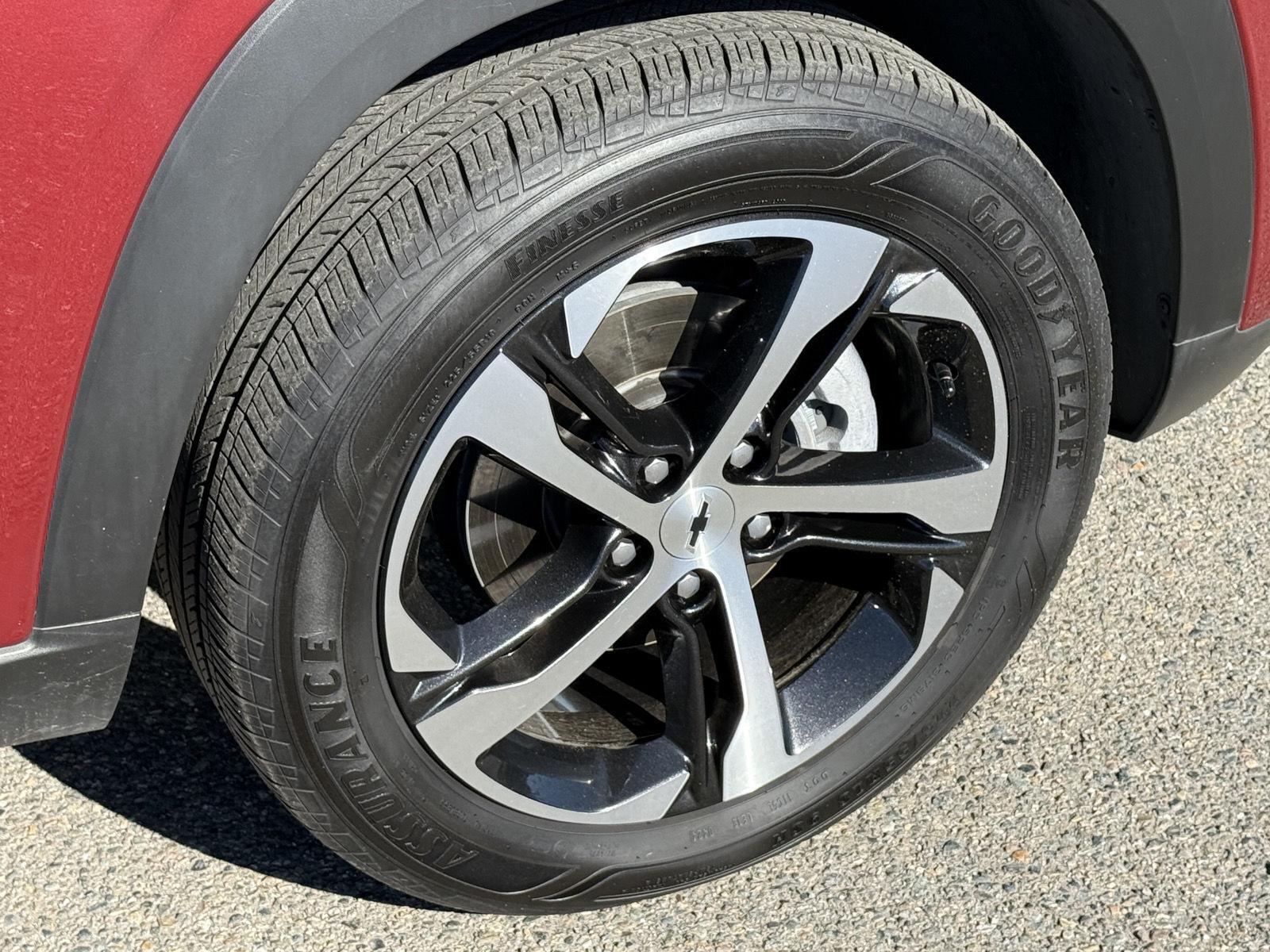 Used 2025 Chevrolet Trax SUV