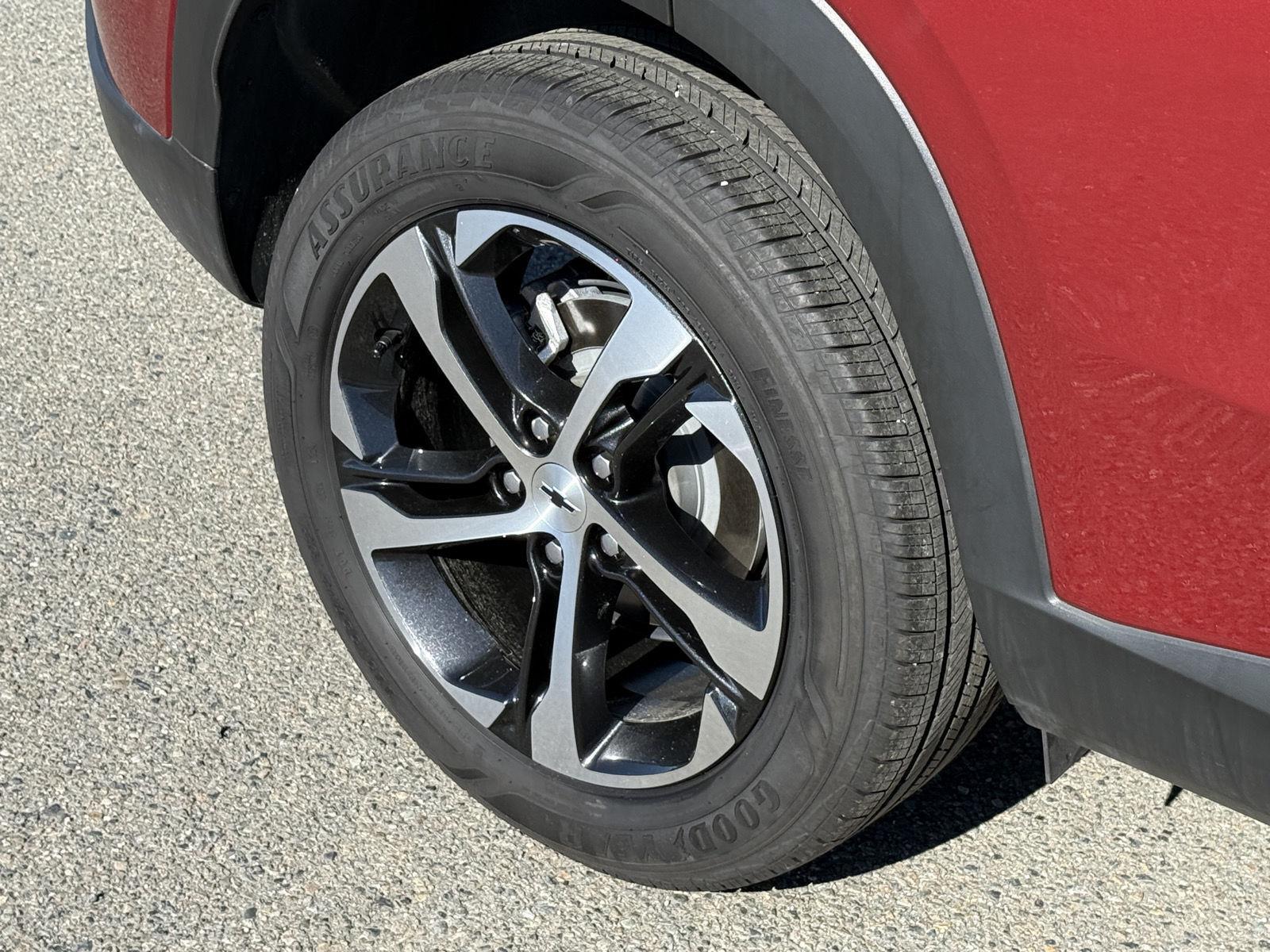 Used 2025 Chevrolet Trax SUV