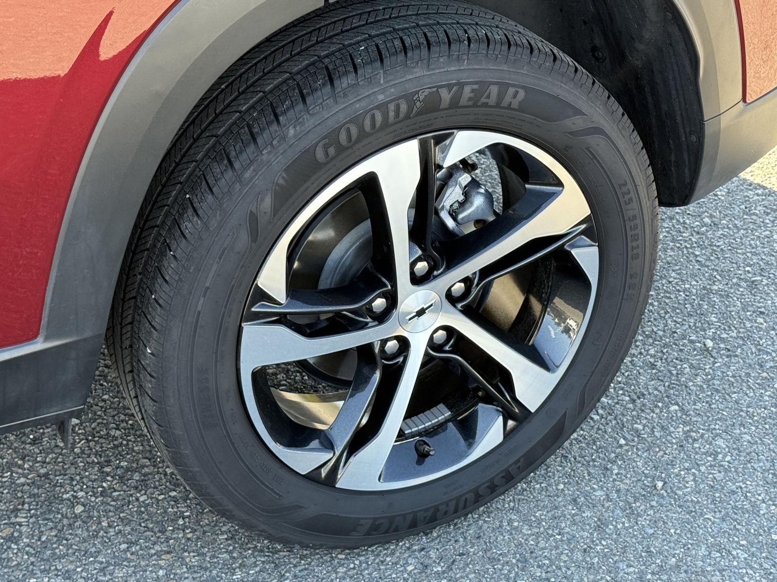 Used 2025 Chevrolet Trax SUV