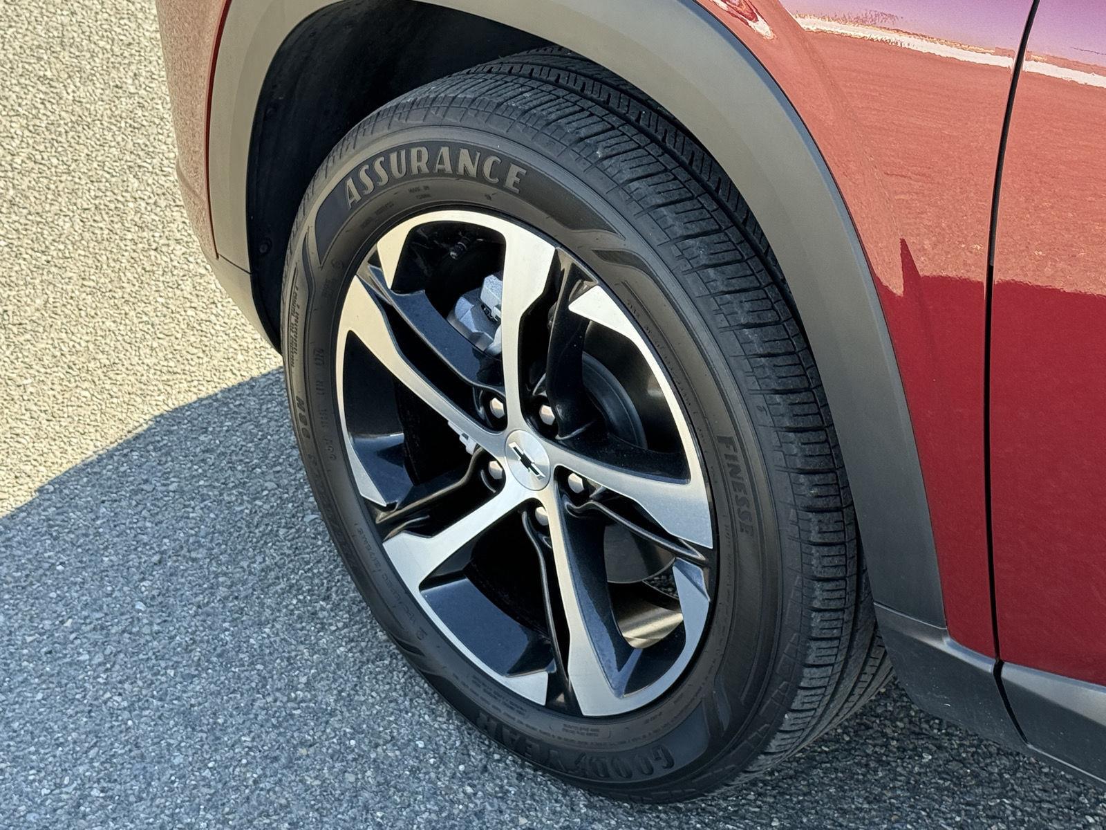 Used 2025 Chevrolet Trax SUV