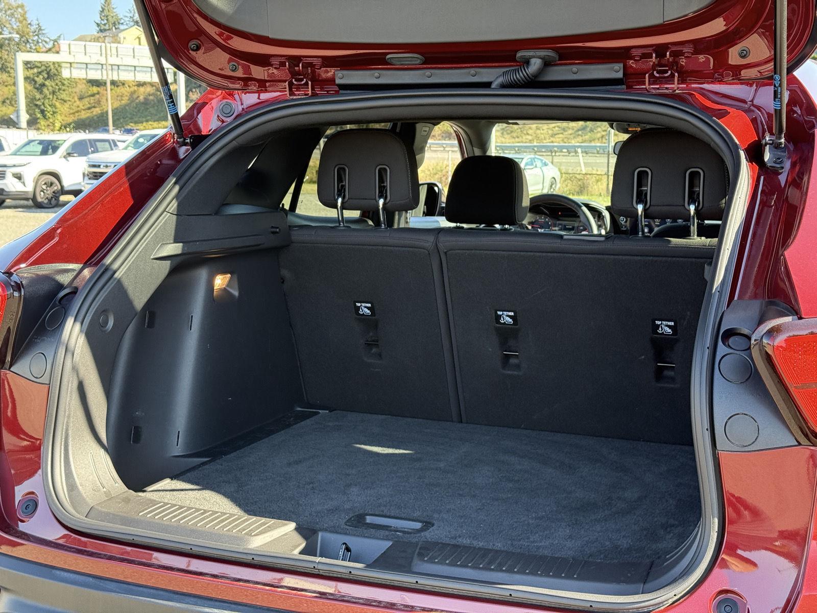 Used 2025 Chevrolet Trax SUV