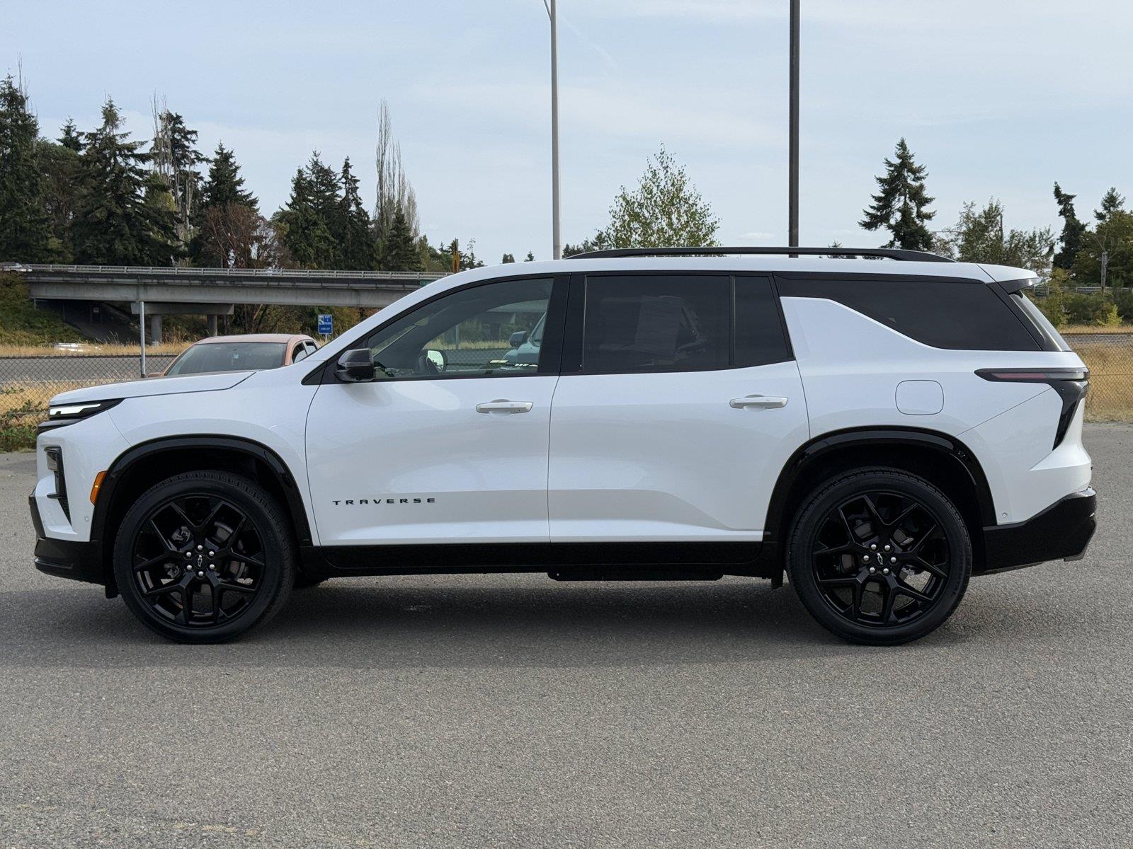 Used 2025 Chevrolet Traverse SUV