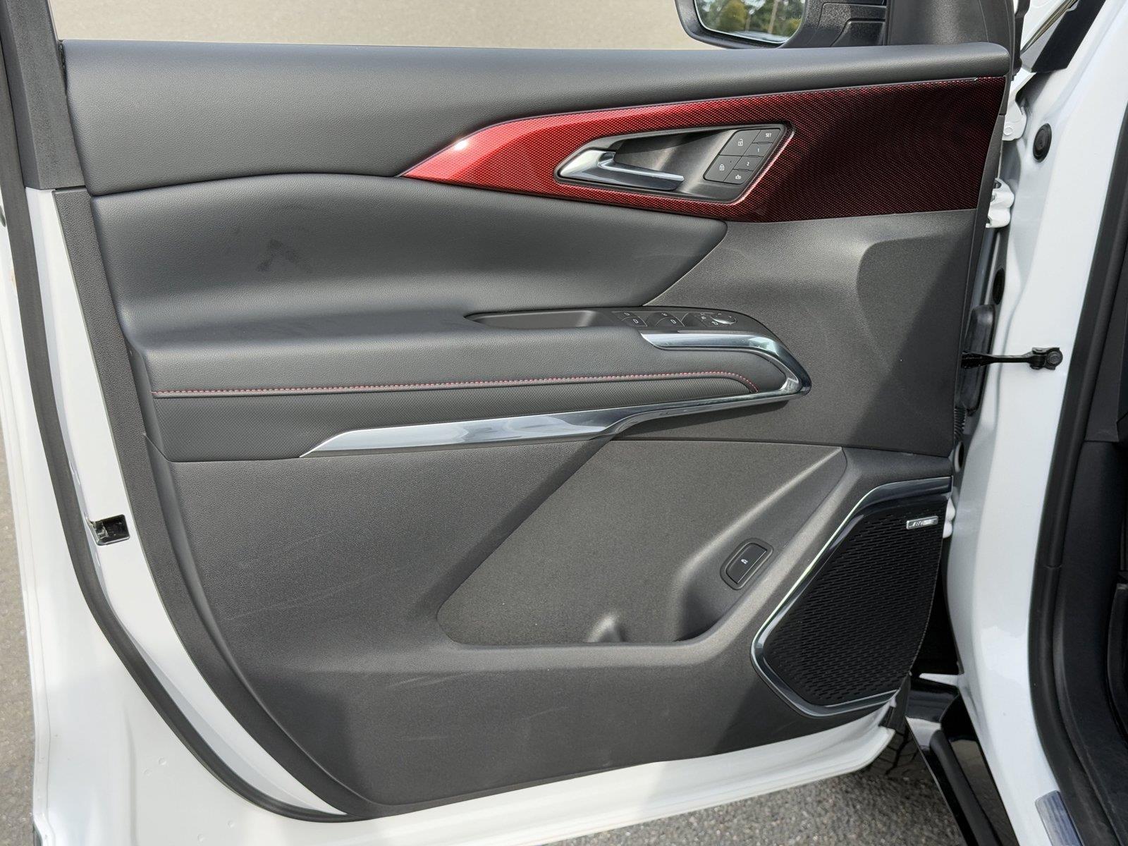 Used 2025 Chevrolet Traverse SUV