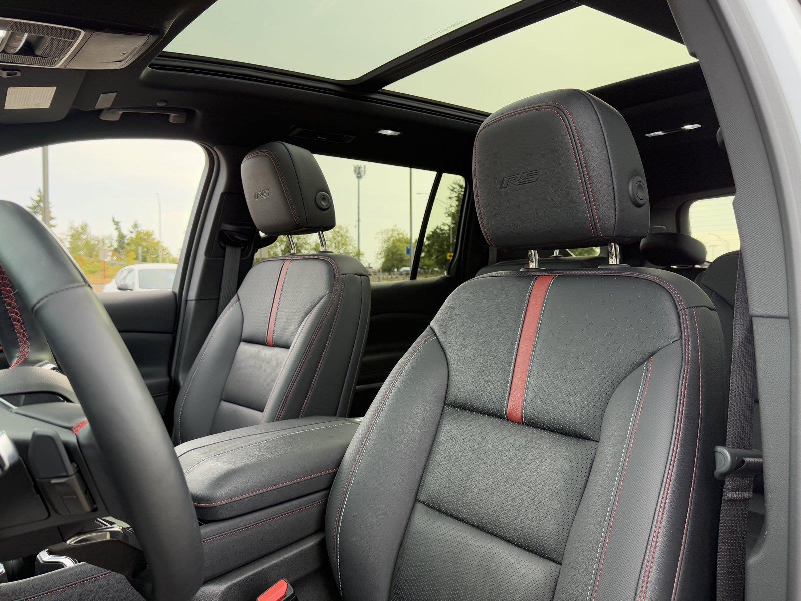 Used 2025 Chevrolet Traverse SUV