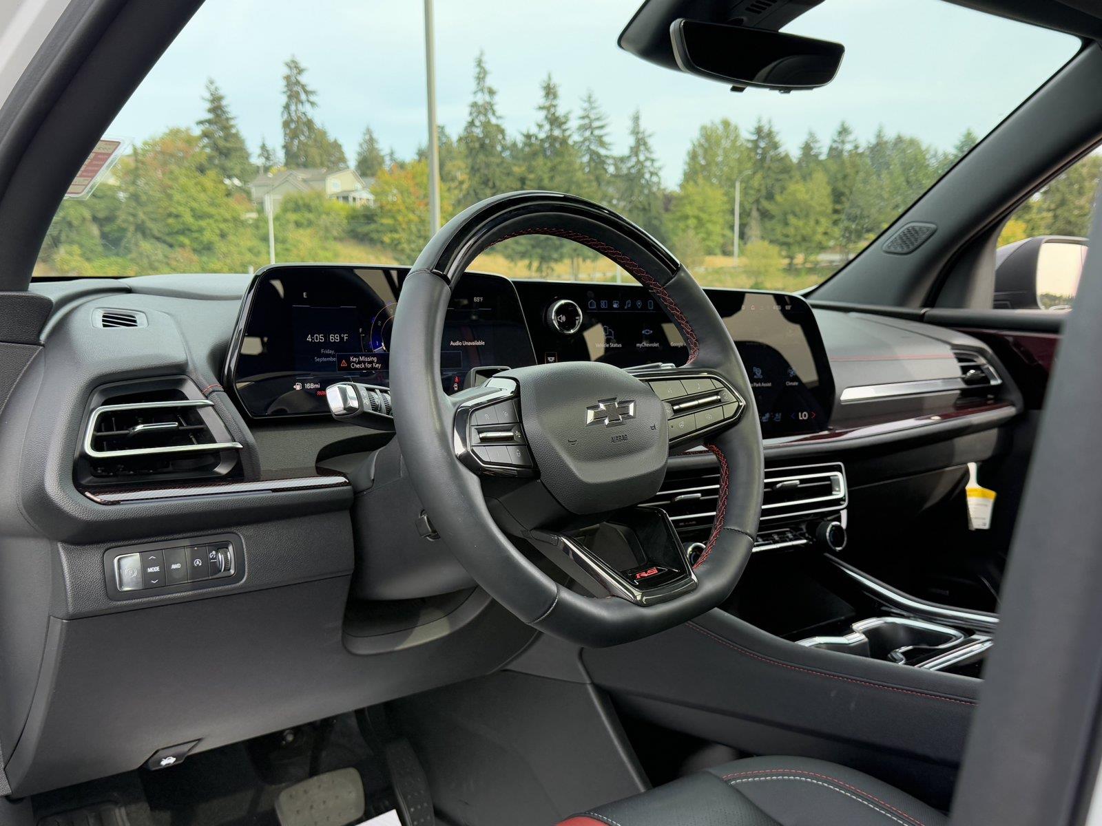 Used 2025 Chevrolet Traverse SUV