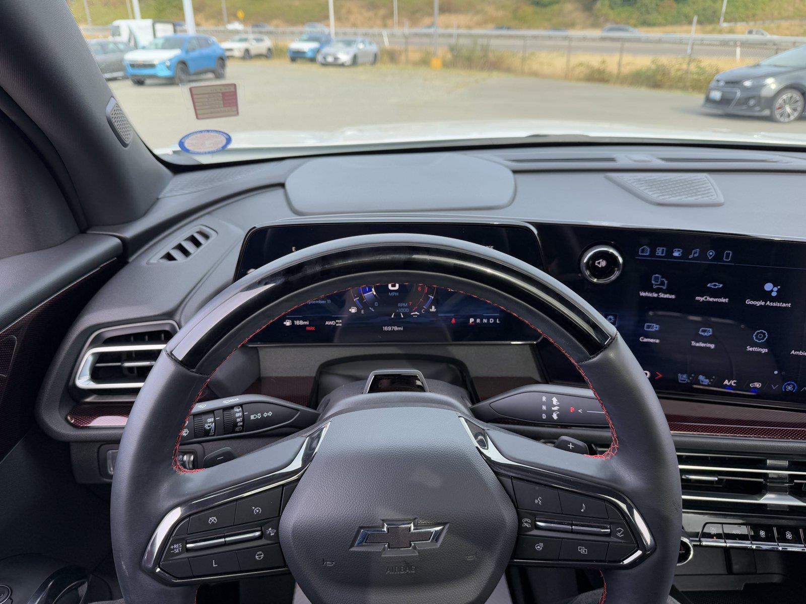Used 2025 Chevrolet Traverse SUV