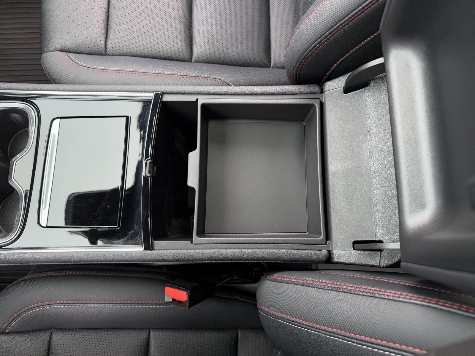 Used 2025 Chevrolet Traverse SUV