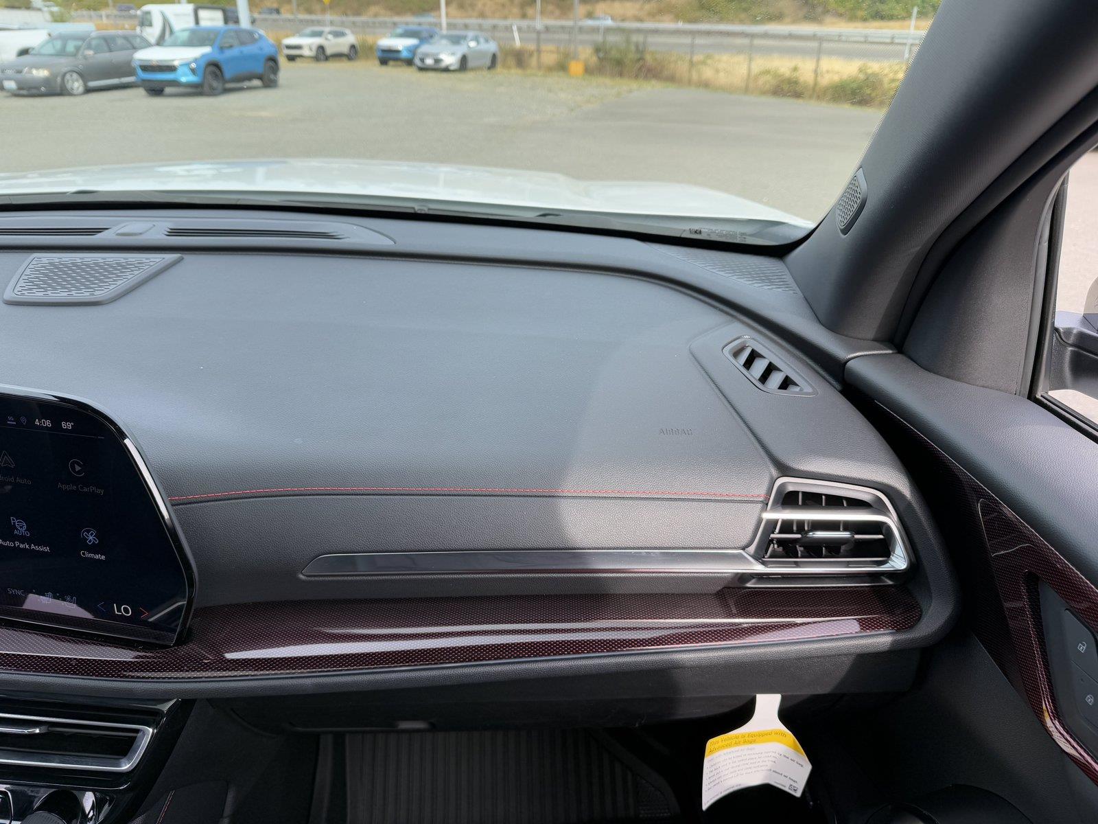 Used 2025 Chevrolet Traverse SUV