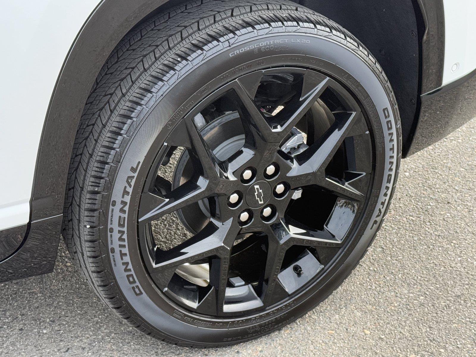 Used 2025 Chevrolet Traverse SUV