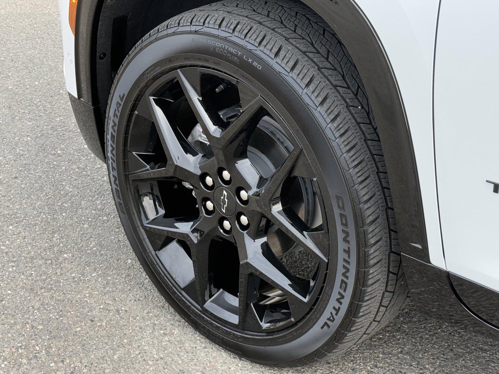 Used 2025 Chevrolet Traverse SUV