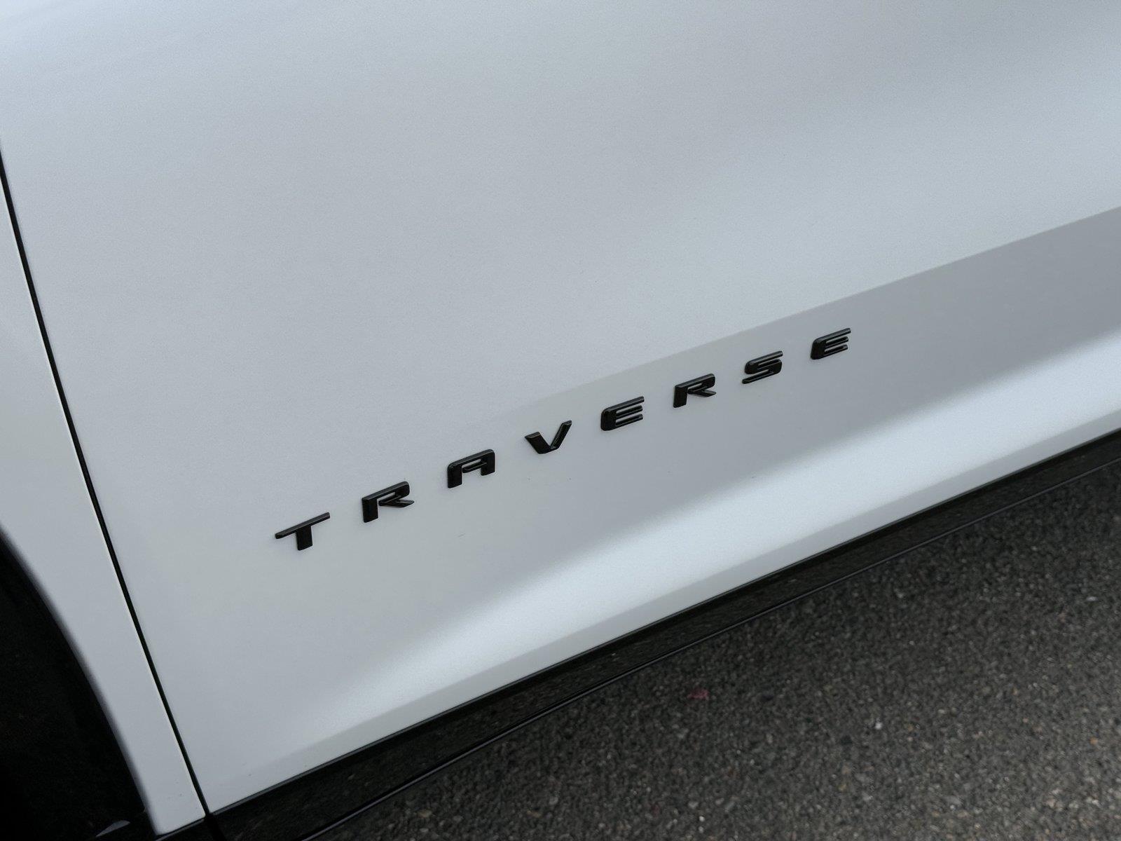 Used 2025 Chevrolet Traverse SUV