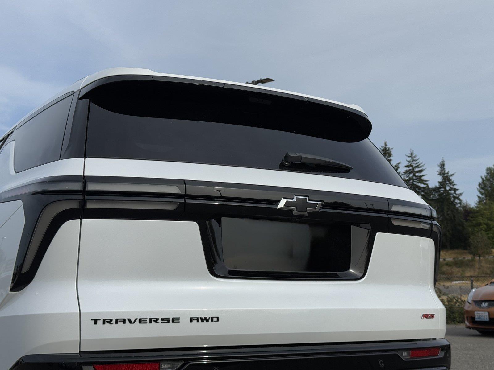 Used 2025 Chevrolet Traverse SUV