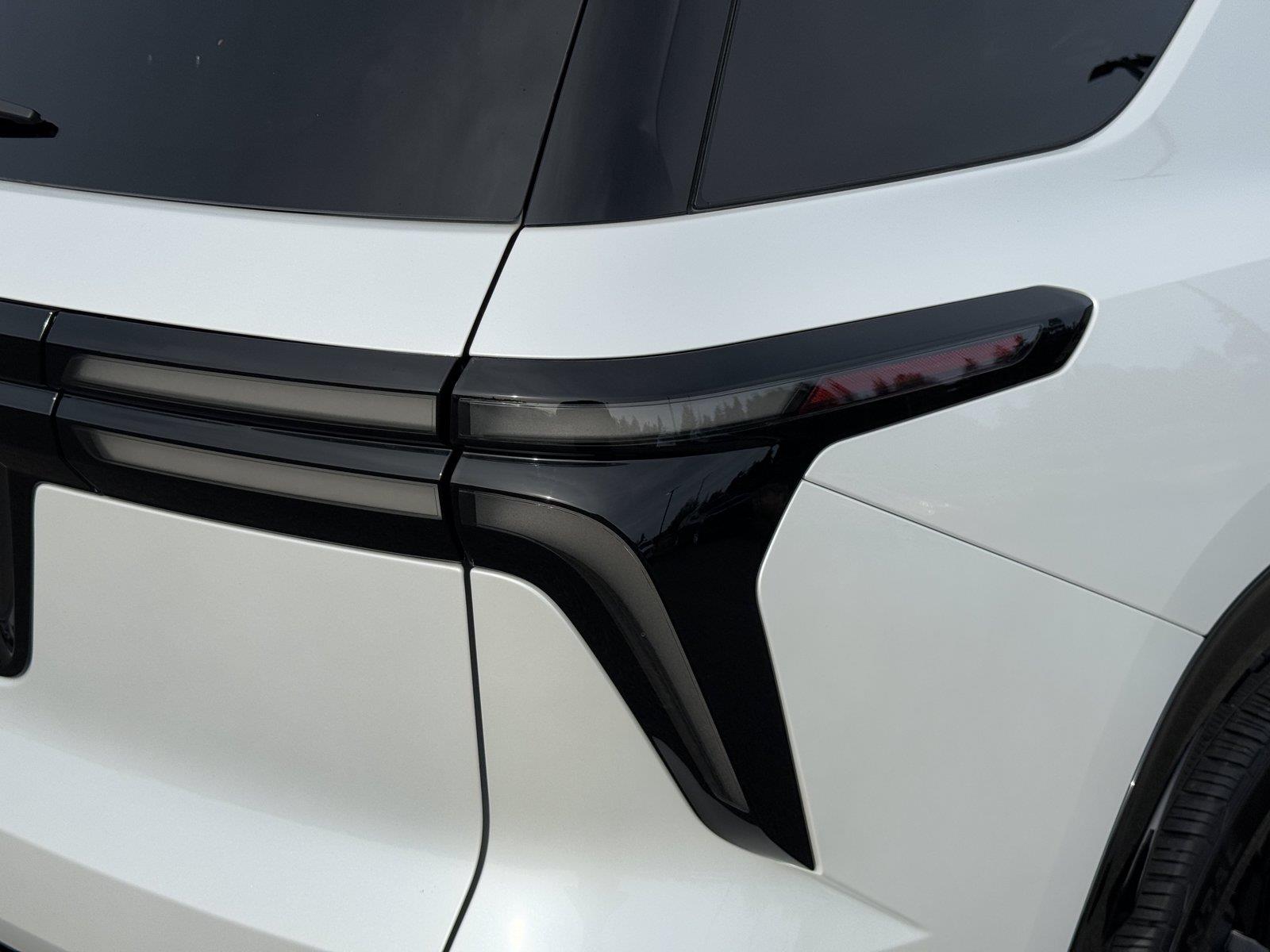 Used 2025 Chevrolet Traverse SUV