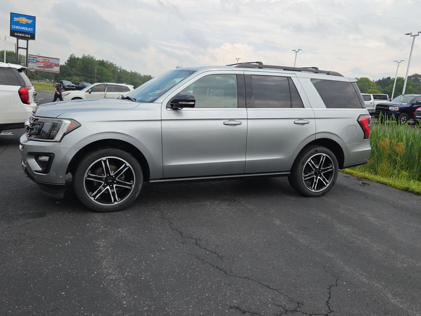 Iconic Silver 2020 Ford Expedition SUV / Crossover Four-Wheel Drive Automatic