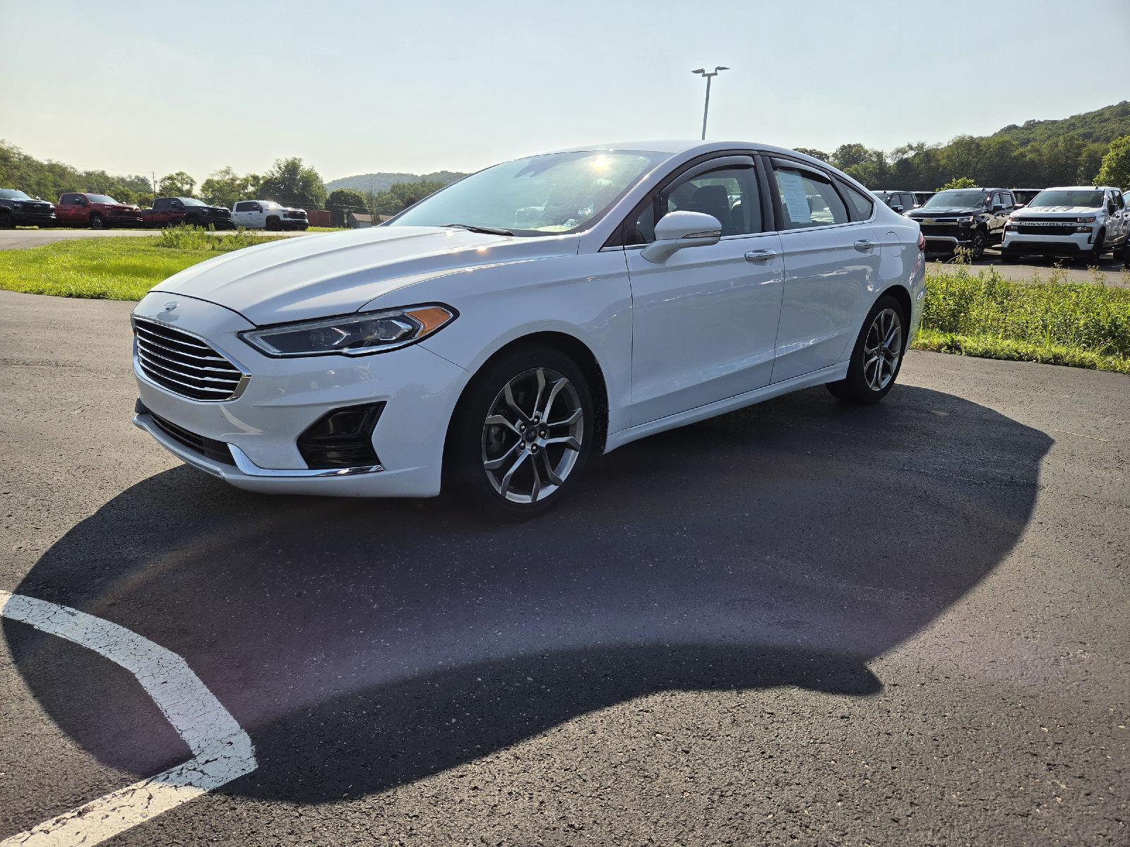 Oxford White 2020 Ford Fusion Sedan Front-Wheel Drive 6-Speed Automatic