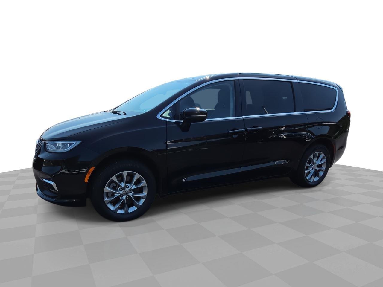 Diamond Black Crystal Pearlcoat 2024 Chrysler Pacifica Minivan All-Wheel Drive 9-Speed Automatic