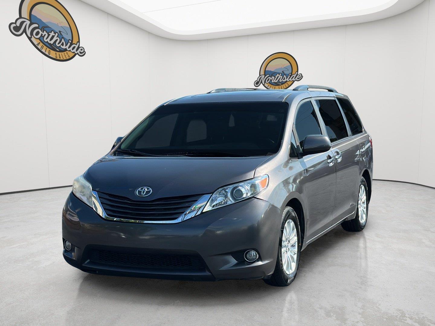 Predawn Gray Mica 2017 Toyota Sienna Minivan Front-Wheel Drive Automatic