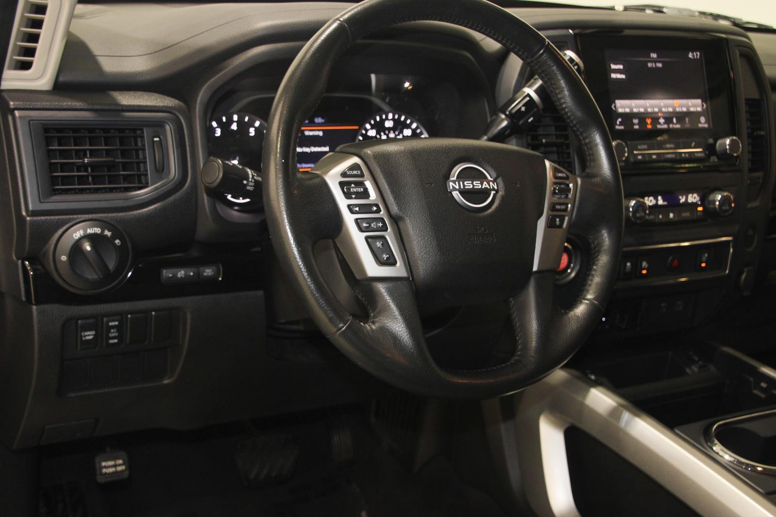 Nissan TITAN