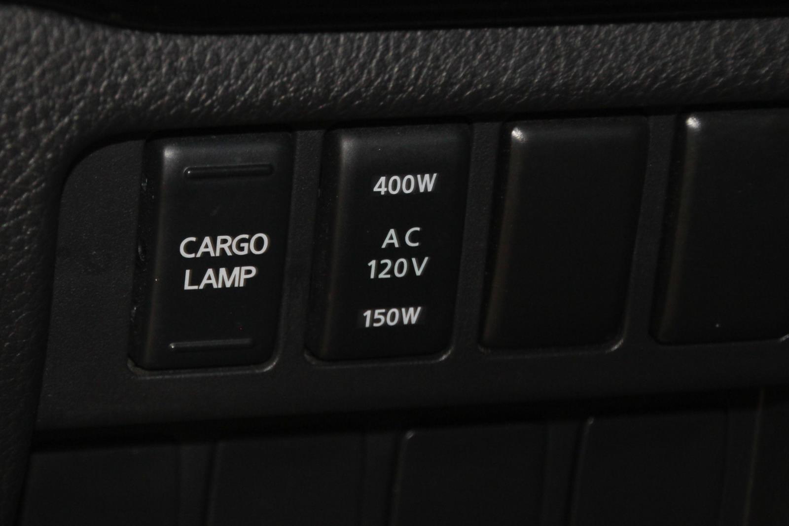 Nissan TITAN