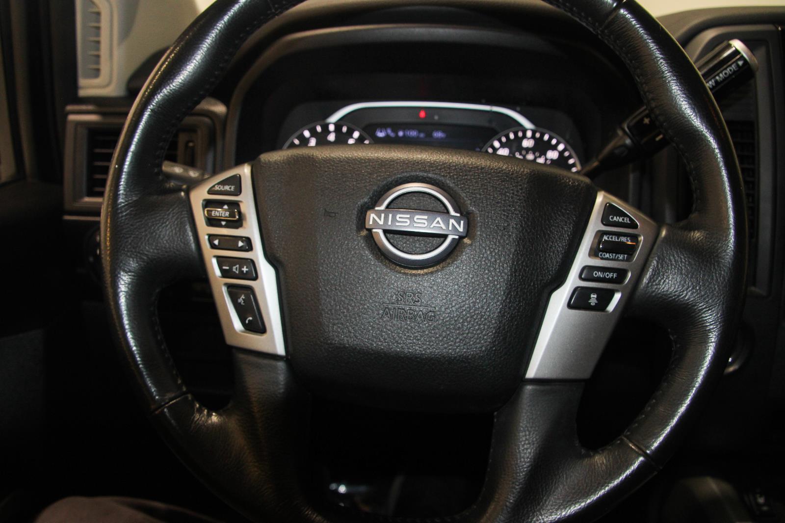 Nissan TITAN
