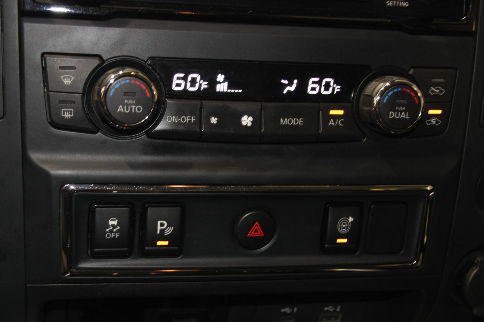 Nissan TITAN