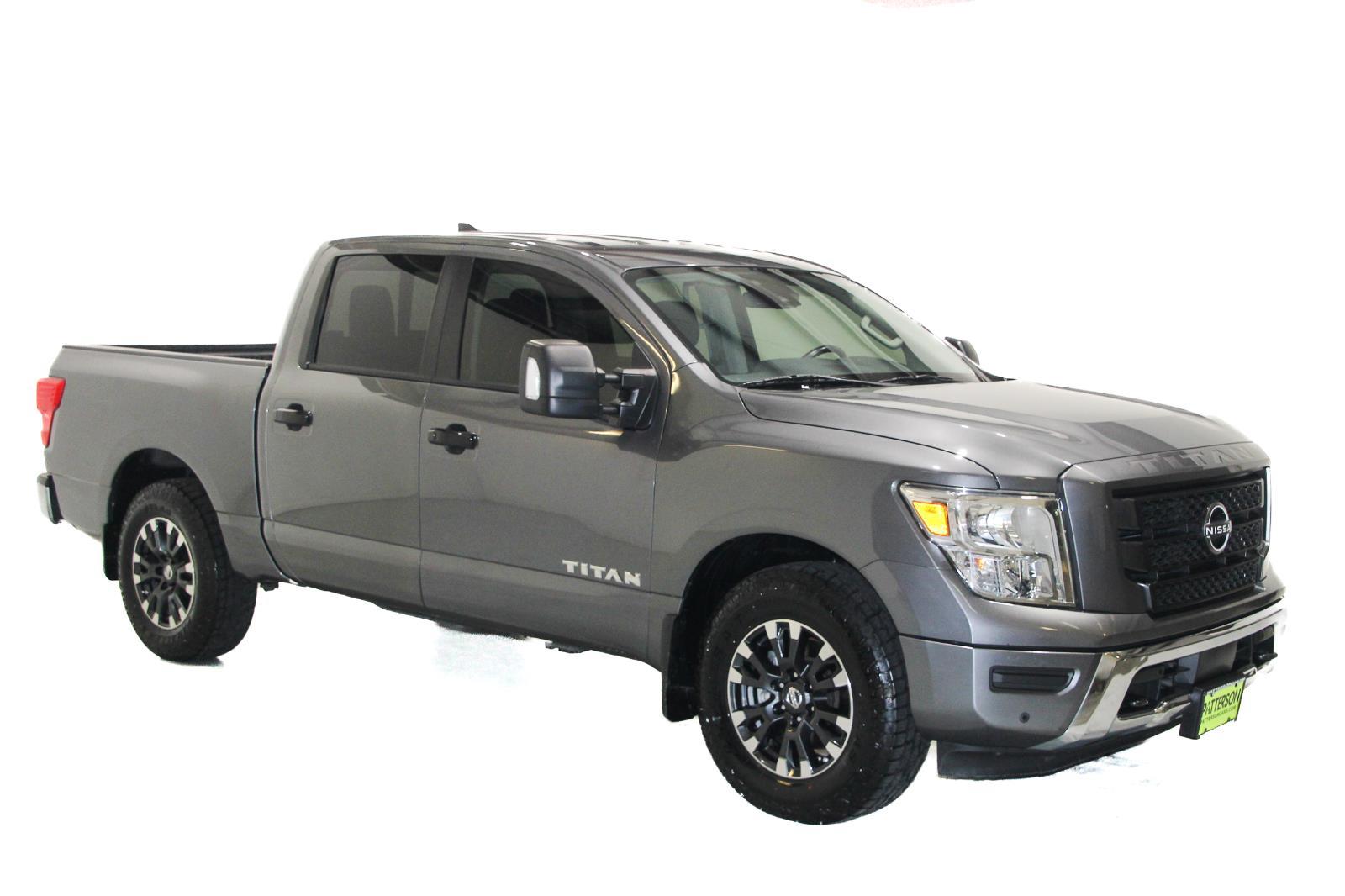 Nissan TITAN