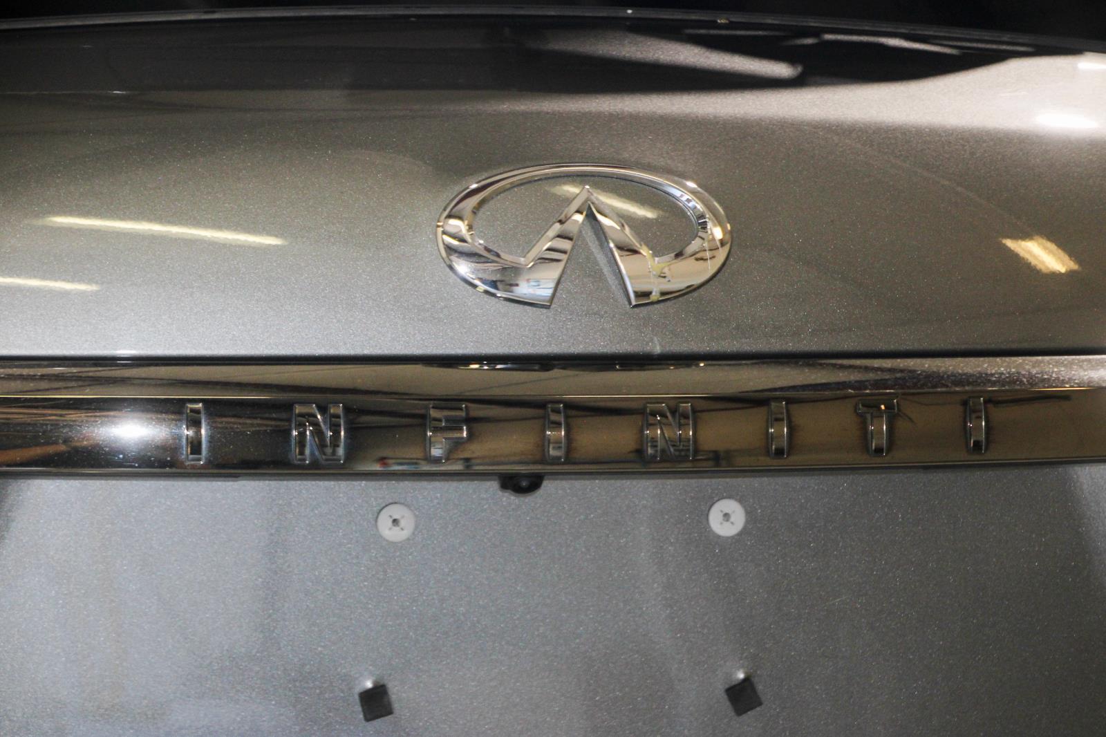 INFINITI QX80