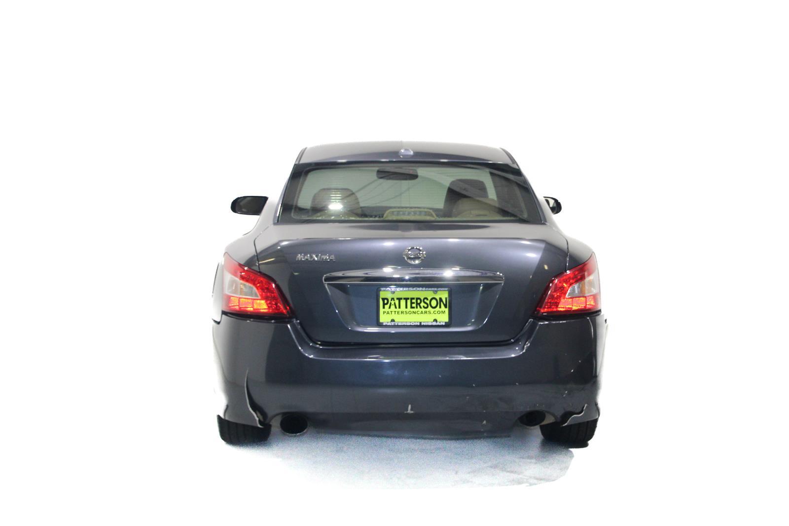 Nissan Maxima