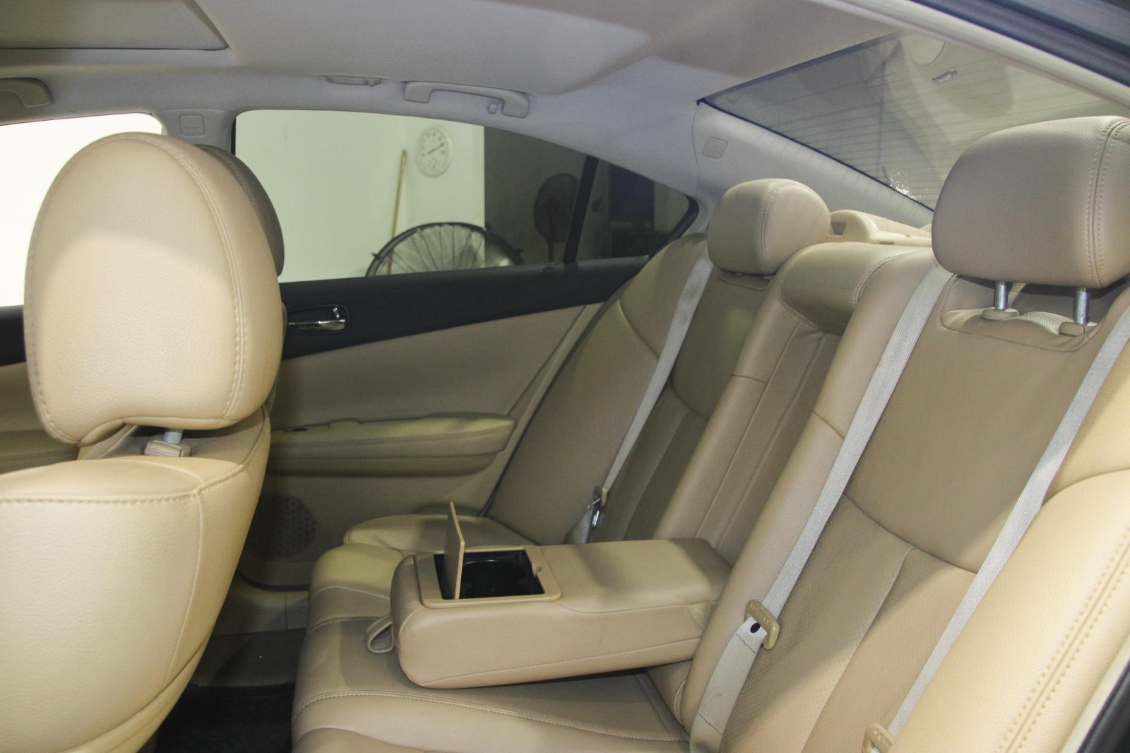 Nissan Maxima