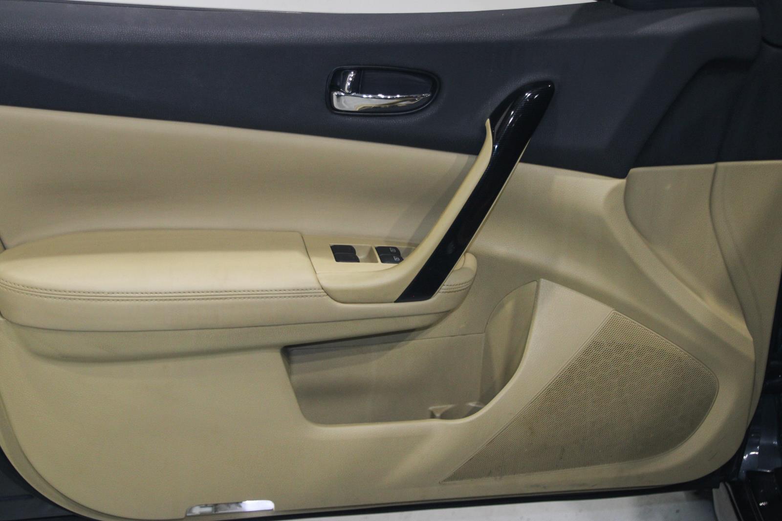 Nissan Maxima
